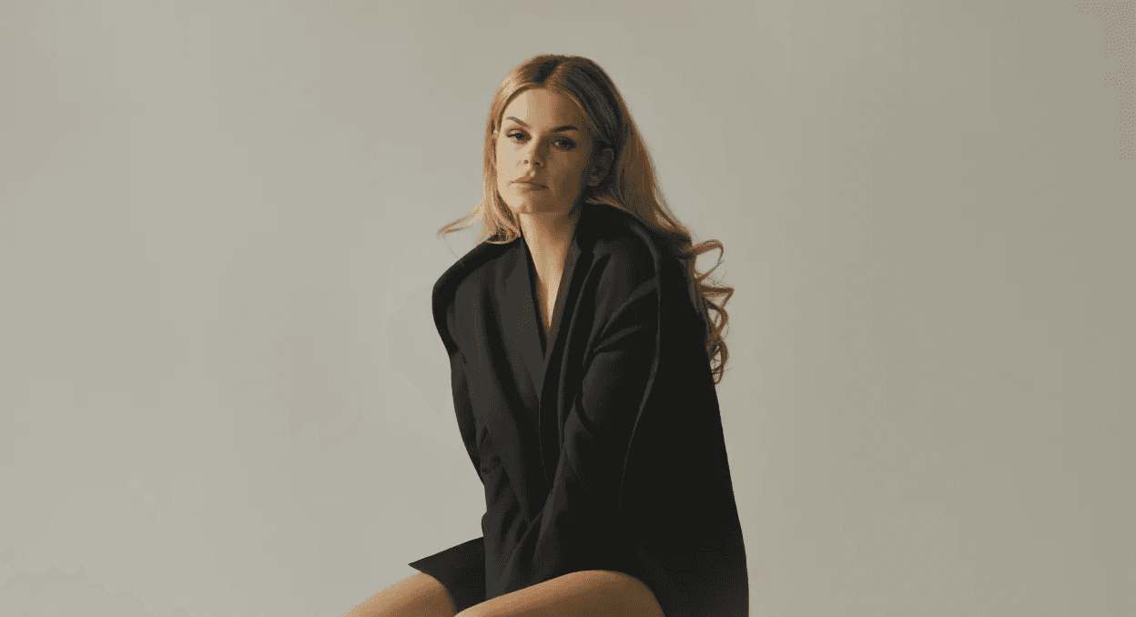 Davina Michelle - 12 sep